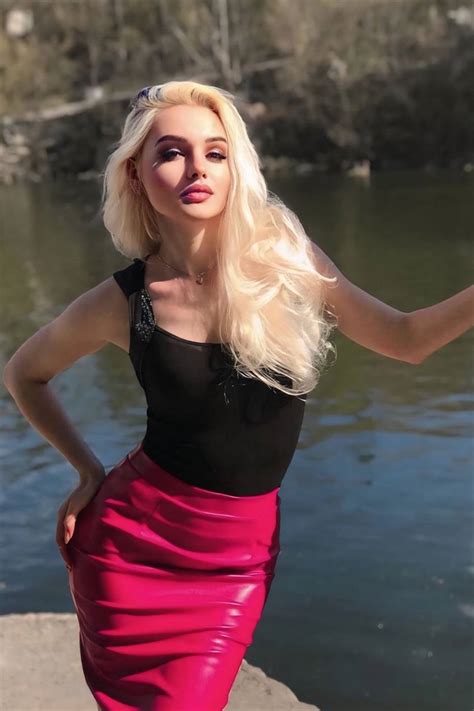 Beautiful Oksana Y O From Cherkassy With Blonde Hair ID