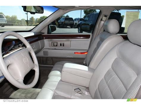 Black Interior 1996 Cadillac DeVille Sedan Photo #38240743 | GTCarLot.com