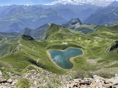 Le lac de Montagnon une vue à couper le souffle Maison DESPOURRINS