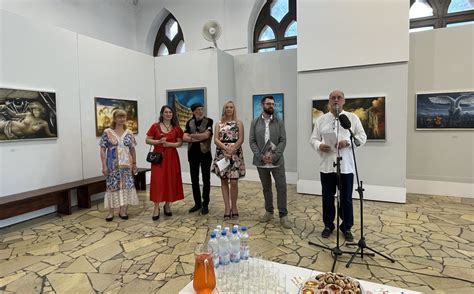 Nowa wystawa w GSW w ratuszu. Trzech artystów interpretuje realizm