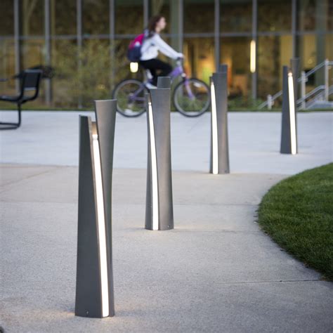 Urban Bollard Light 35 Guide Landscapeforms Contemporary