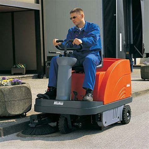 Hako Jonas 900v Hire Petrol Ride On Sweeper
