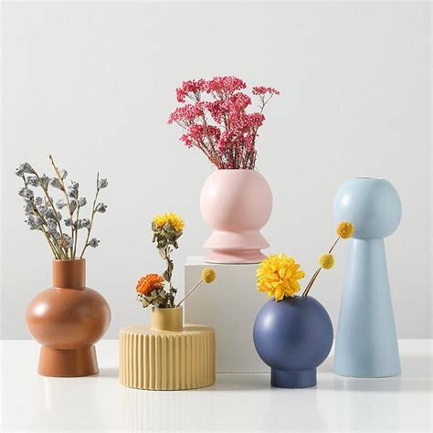 Minimalist Nordic Ceramic Vase Set For Home And Office Decor