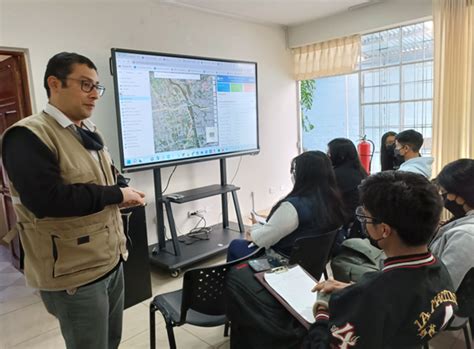 Alumnos De Undac Pasco Realizan Visita Guiada A Sala De Monitoreo