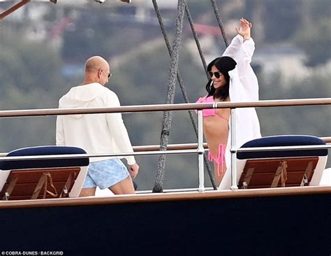 Jeff Bezos Goes Topless With Bikini Clad Girlfriend Lauren Sanchez On