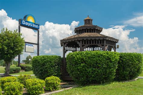 Days Inn by Wyndham Clarksville TN | Clarksville, TN Hotels