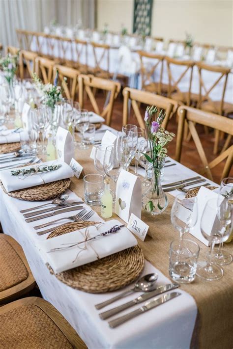 35 Striking Wedding Table Runner Ideas That Look Amazing Table