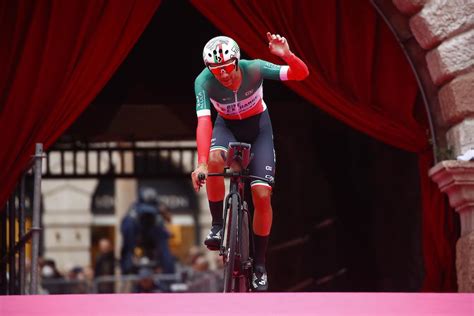 Sobrero remporte la dernière étape du Giro d Italia Giant Bicycles