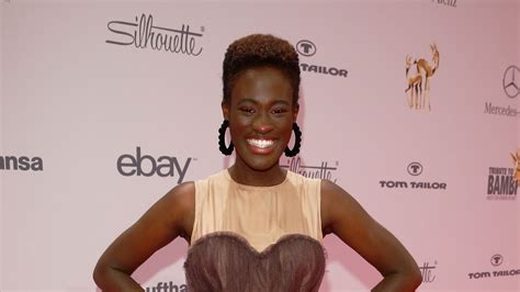 Tvog Ivy Quainoo Sie Spielt In Captain America Mit