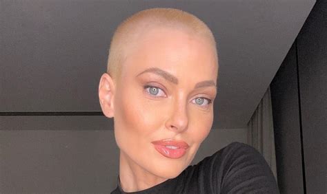 Caroline Receveur ce qui aurait provoqué son cancer du sein Newstories