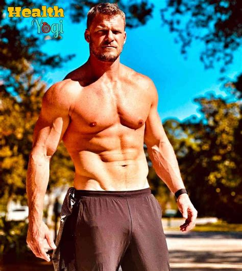 Alan Ritchson Workout Routine And Diet Plan Health Yogi