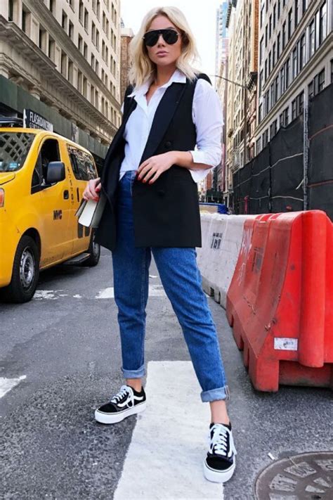 15 Outfits For Girls Who Love To Wear Sneakers To The Office Bullfrag