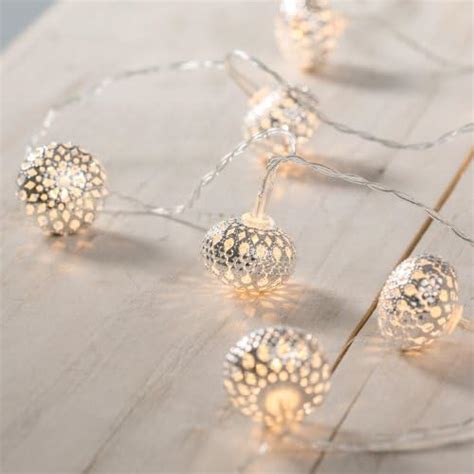 Lights4fun Guirlande Lumineuse 10 Boules Marocaines Argentées LED Blanc