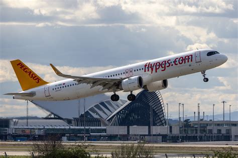 TC RBO Airbus A321 251NX Pegasus Airlines LFLL Lyon Flickr