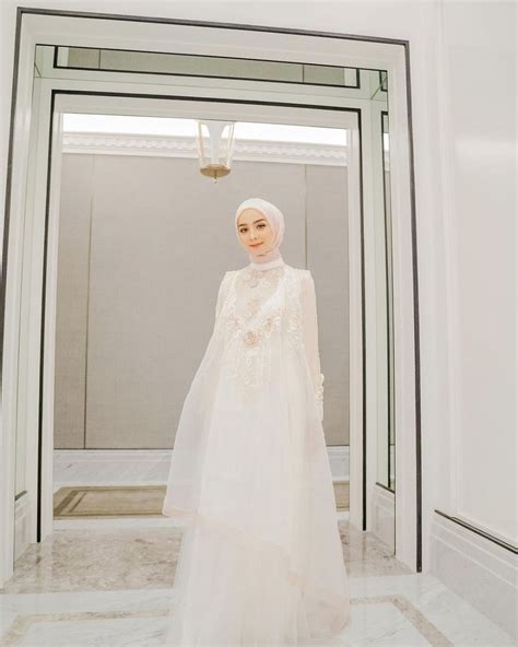 13 Dress Brokat Hijab Glamor Untuk Kondangan Istimewa