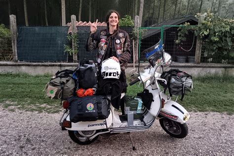 Con La Vespa Anni Fino In Irlanda Per Vedere Gli Ac Dc Limpresa