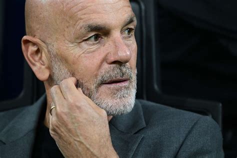 Milan Pioli Ricorda Siamo I Campioni D Italia Non Dobbiamo Avere