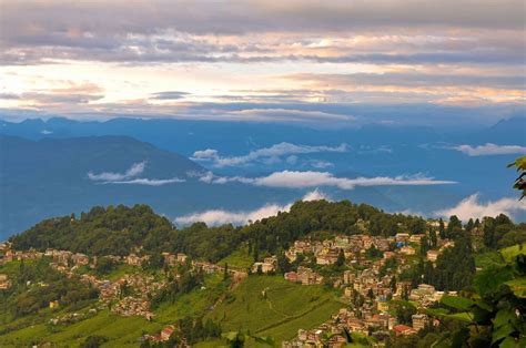 Darjeeling Hill Station: Read This Before You Go - AwayGoWe Travel Blog