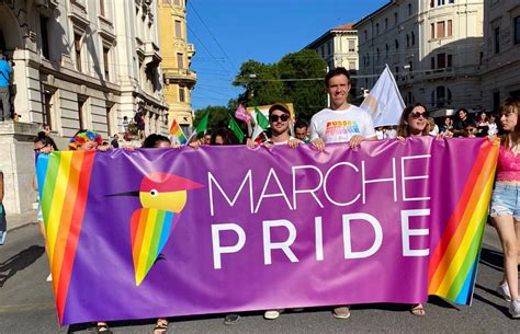 Marche Pride Colora Ancona In Pi Di Mila Per I Diritti Lgbtq