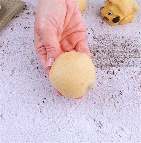 Easy Hot Cross Buns Recipe With Video