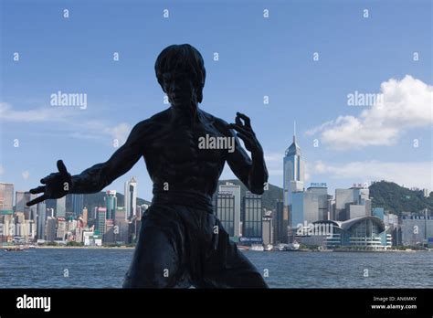 bruce lee statue   avenue  stars kowloon hong kong china stock