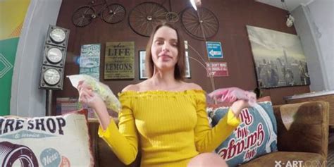 ARIEL LINGERIE SHOW Tnaflix