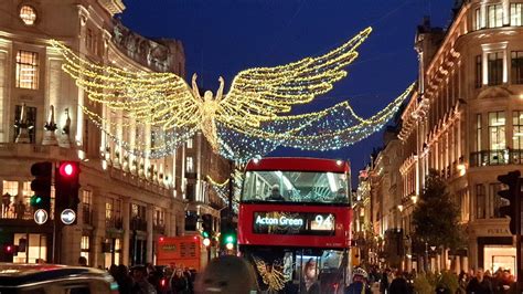 Hamleys Christmas Window Displays Regent Street Christmas Lights 2021