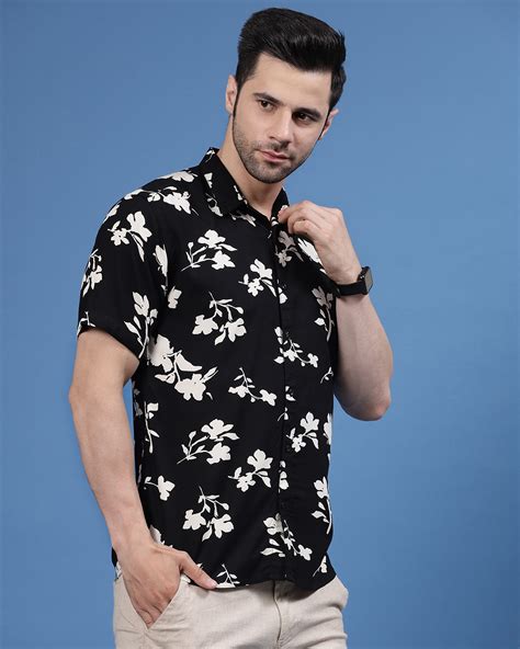 Buy Men S Black Floral Printed Slim Fit Shirt Online At Bewakoof