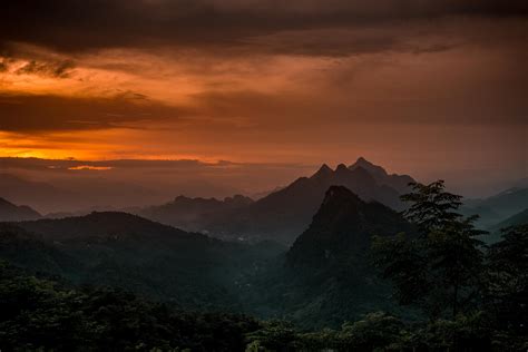 Sunset over the mountains of Northern Vietnam [OC] [5184x3456] : r ...