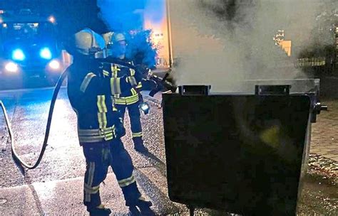 Vier Feuer In Einer Nacht Polizei Geht Von Brandstiftung Aus