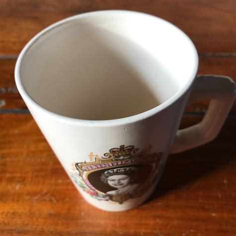 Queen Elizabeth Ii Silver Jubilee Mug St Crispin S Church