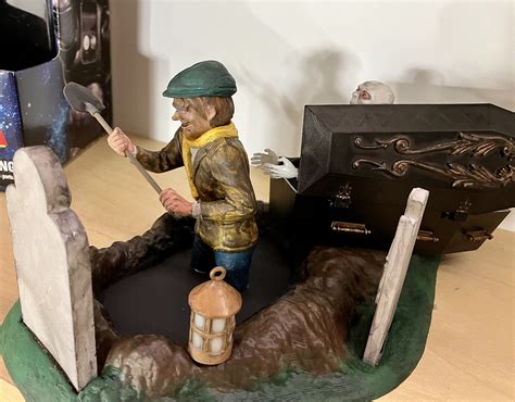 Haunted Manor The Grave Robber S Demise Diorama Set Plastic Model