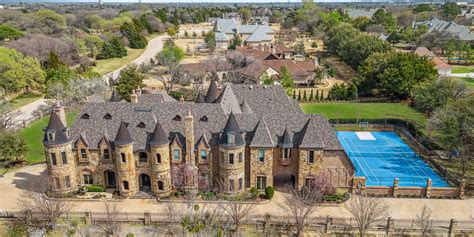 A Texas Castle—Complete With Turrets and Battlements—Lists for $7.85 ...