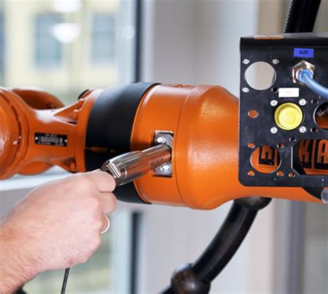 Mastering A KUKA Robot