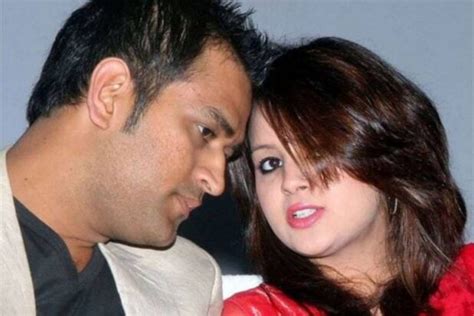 Sakshi Dhoni Bio Ms Dhoni Wife Height Weight Age Biography Wiki