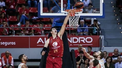 El Gigante Espa Ol Aday Mara Debuta En La Liga Endesa La Nba Ya Le