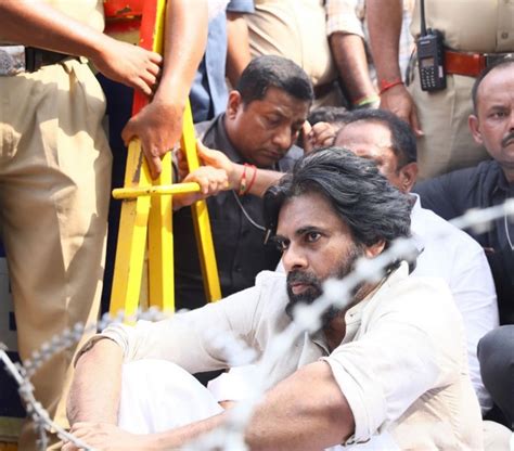 Jana Sena Chief Pawan Kalyan Protest Over Farmers Issues In Amaravati