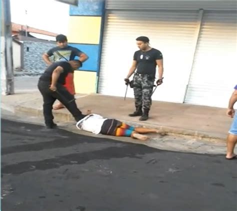 Jovem agredido por seguranças é hospitalizado fortes dores em