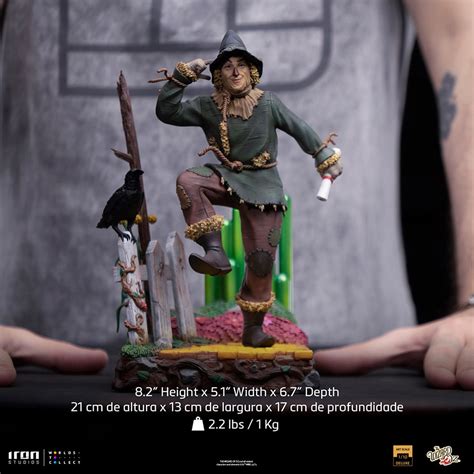 The Wizard Of Oz Scarecrow Deluxe Art Scale Statue