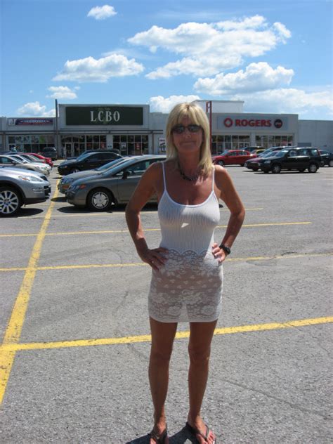 Candid Braless Mature Sex Pictures