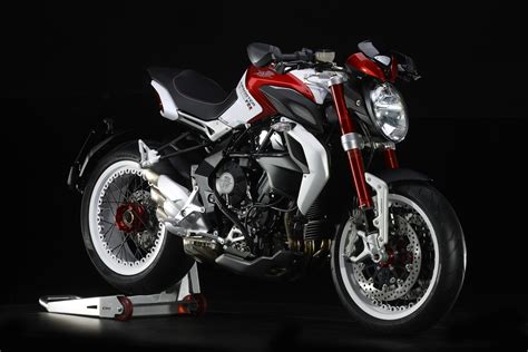 2015 MV Agusta Brutale Dragster 800 RR The 140 HP Naked Beauty