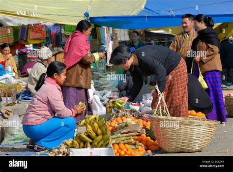 Bhutan, Thimphu, Weekly market Stock Photo - Alamy