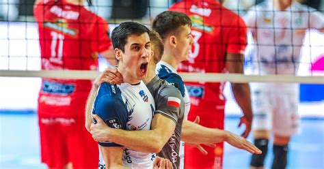 Liga Mistrzów ZAKSA lepsza od Cucine Lube Zobacz skrót meczu