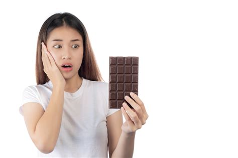 Os efeitos do chocolate para a pele Clínica Dermatologia Dra Mônica