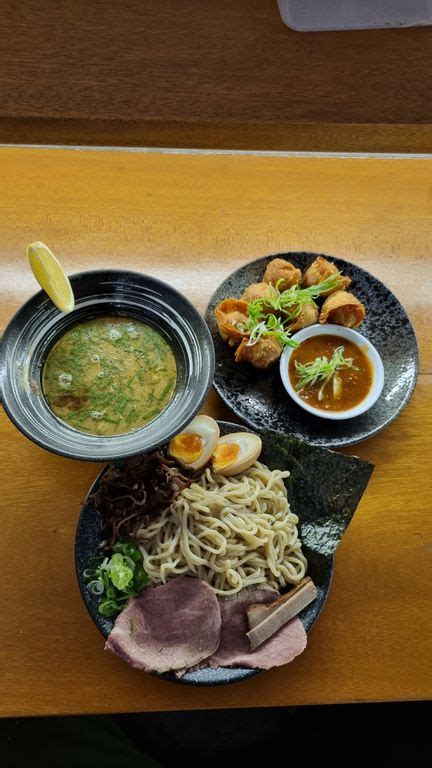 Ramen Halal Enak Review Oemar Ichsan Di Restoran Hibara Ramen