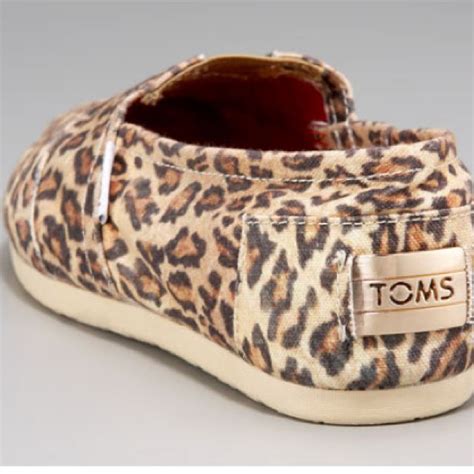 I Would Like Me Some Of These Leopard Print Toms Leopard Toms Style