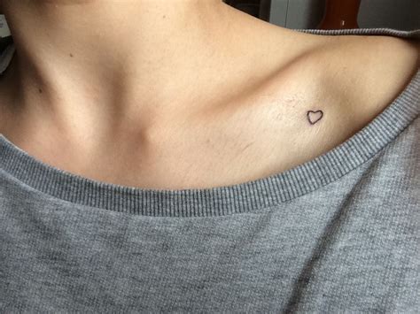 Tattoo Little Heart Shape On Collarbone Placement Tatuajes Diminutos