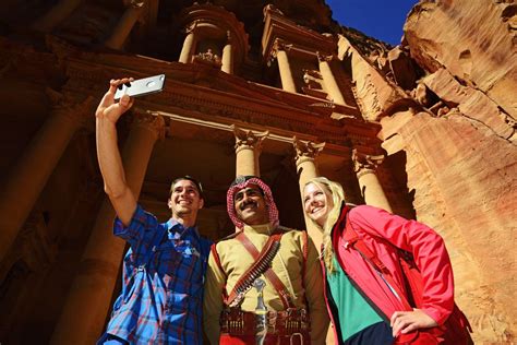 Da Amman Transfer Privato Di Un Giorno Per Petra Getyourguide