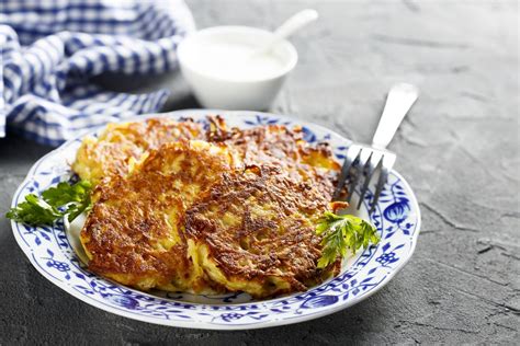 Recette galettes de pommes de terre ou rösti Cuisine Madame Figaro