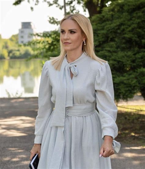 Gabriela Firea mesaj pentru părinții adoptivi de Ziua Națională